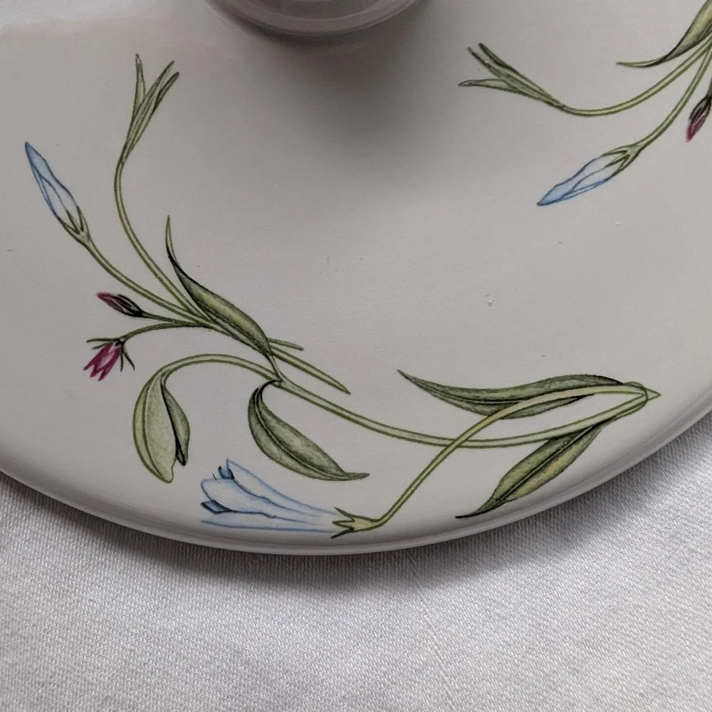 Portmeirion Queen's Hidden Garden Periwinkle Blue Floral Casserole Pot & Cover - Picture 14 of 14